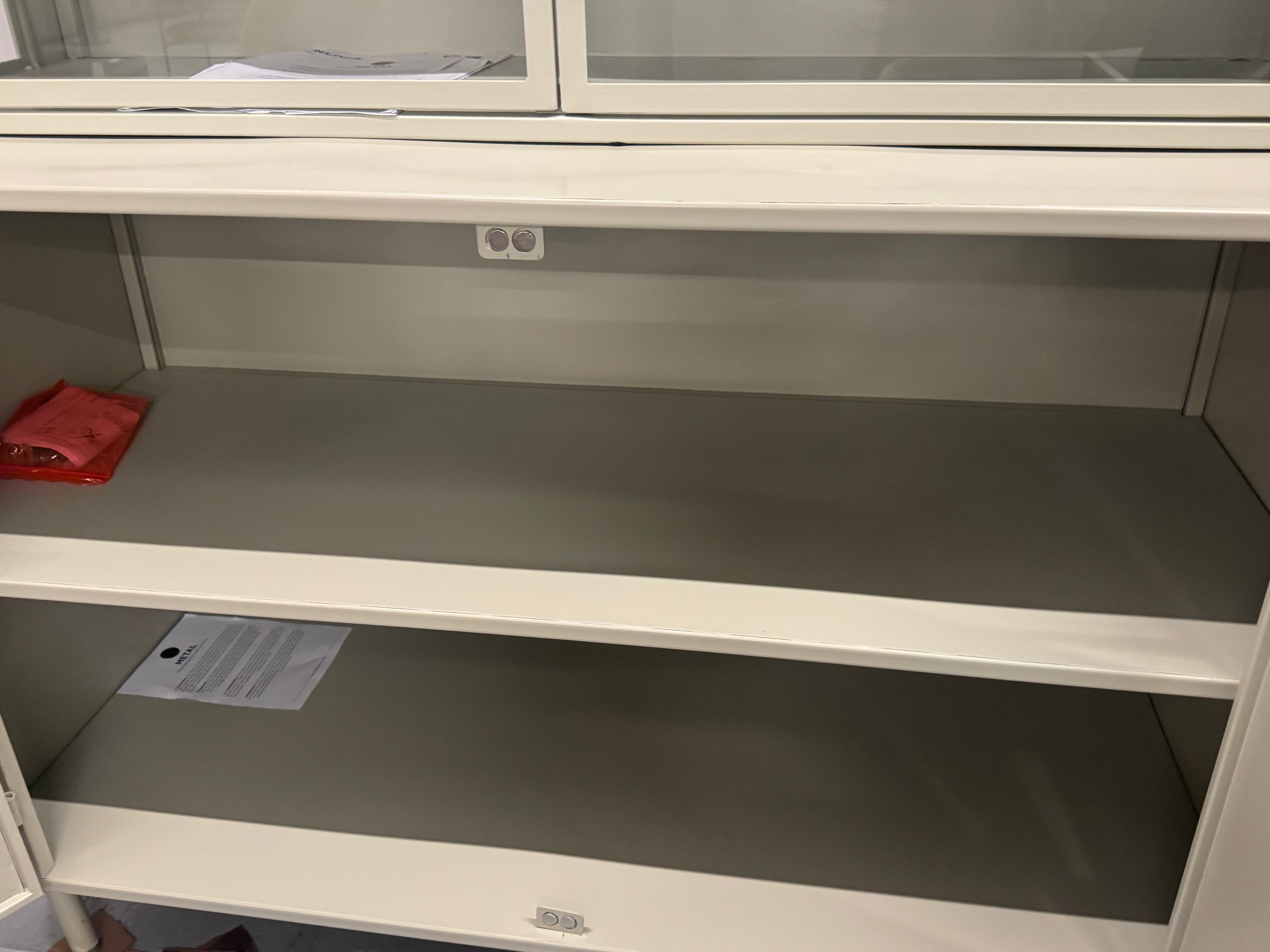 BePureHome unlock metalen vitrinekast  greige