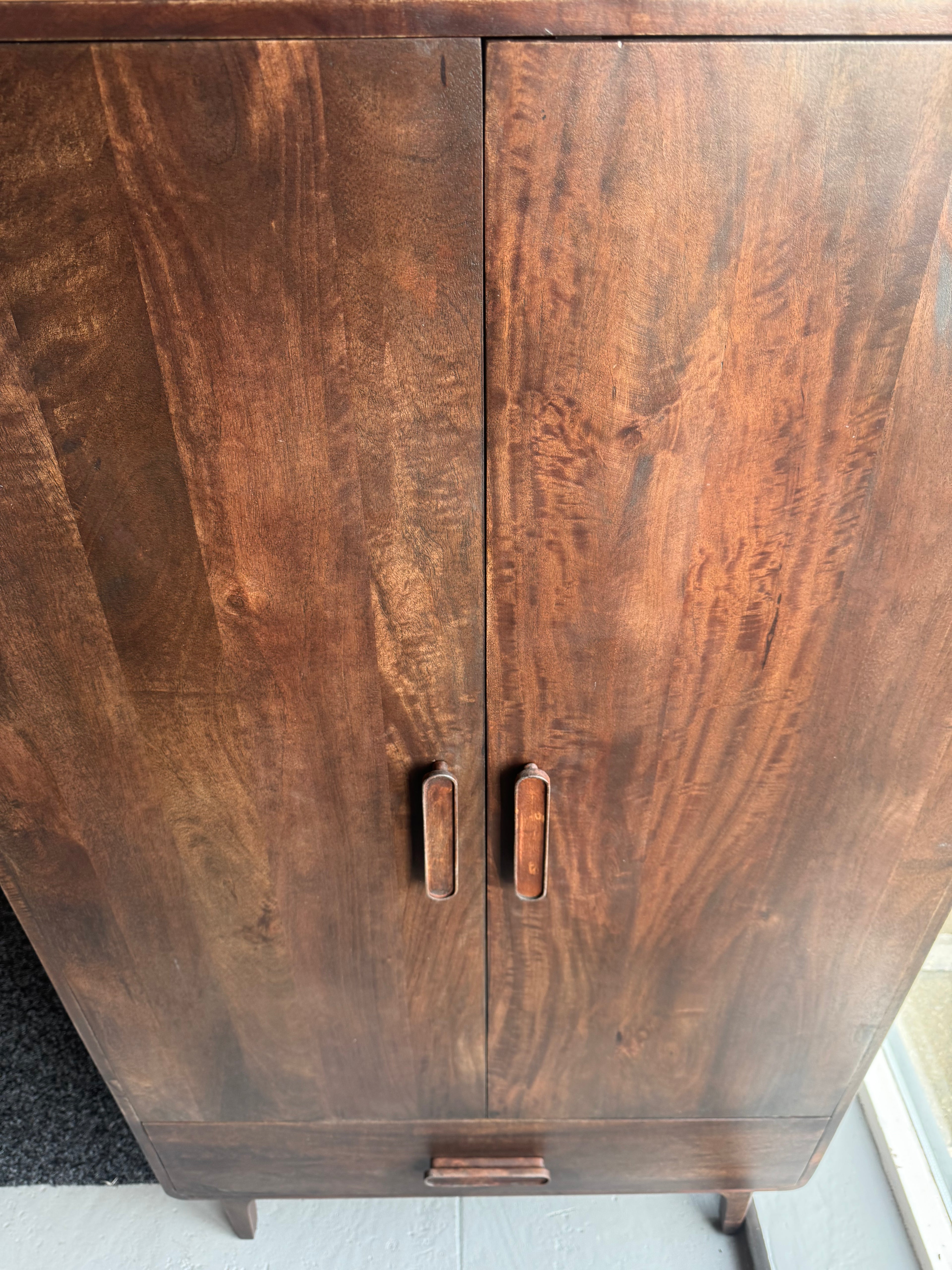 Liya trend wandkast 150x85x35