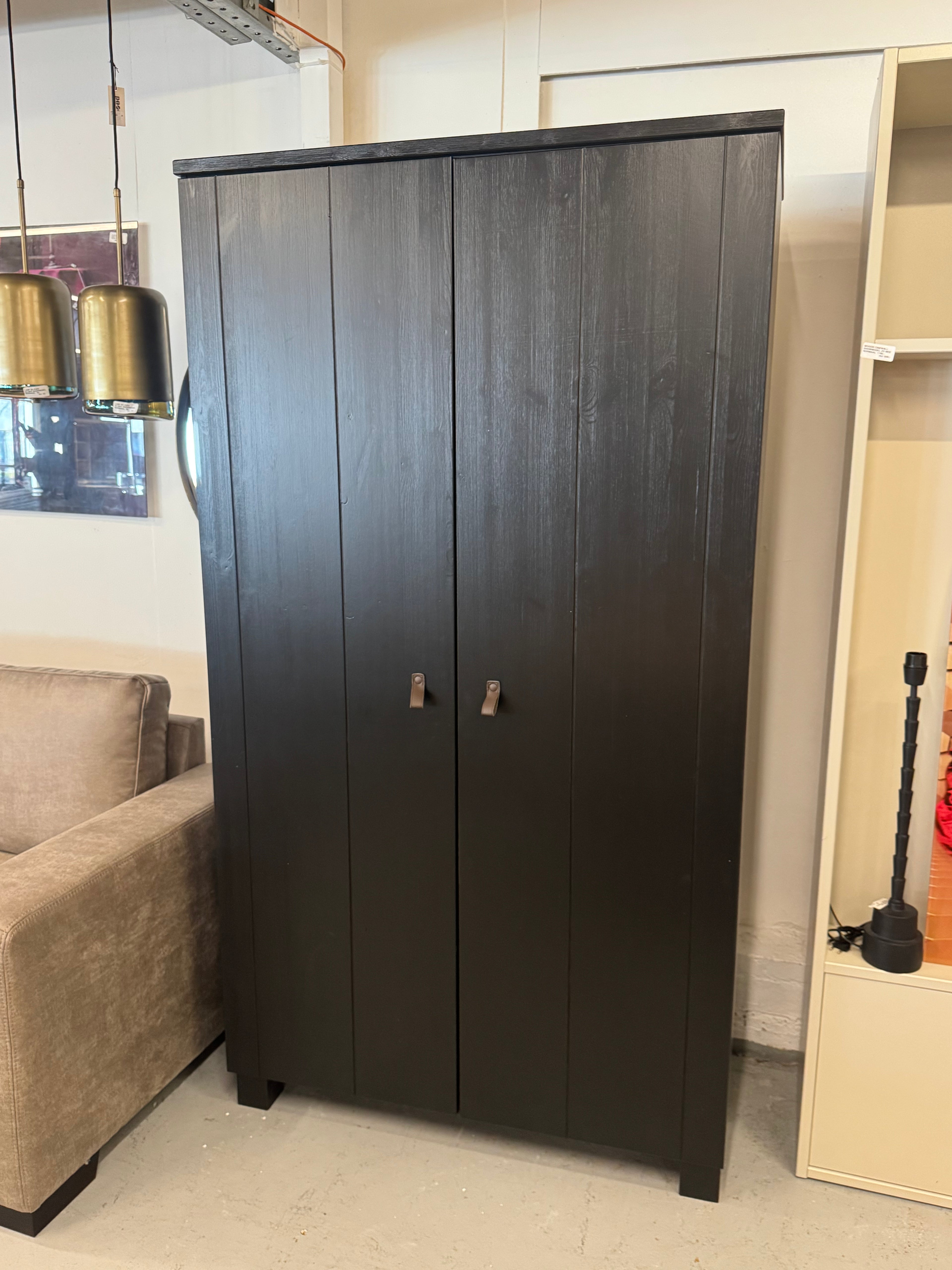 Ties garderobekast diepzwart van Woood