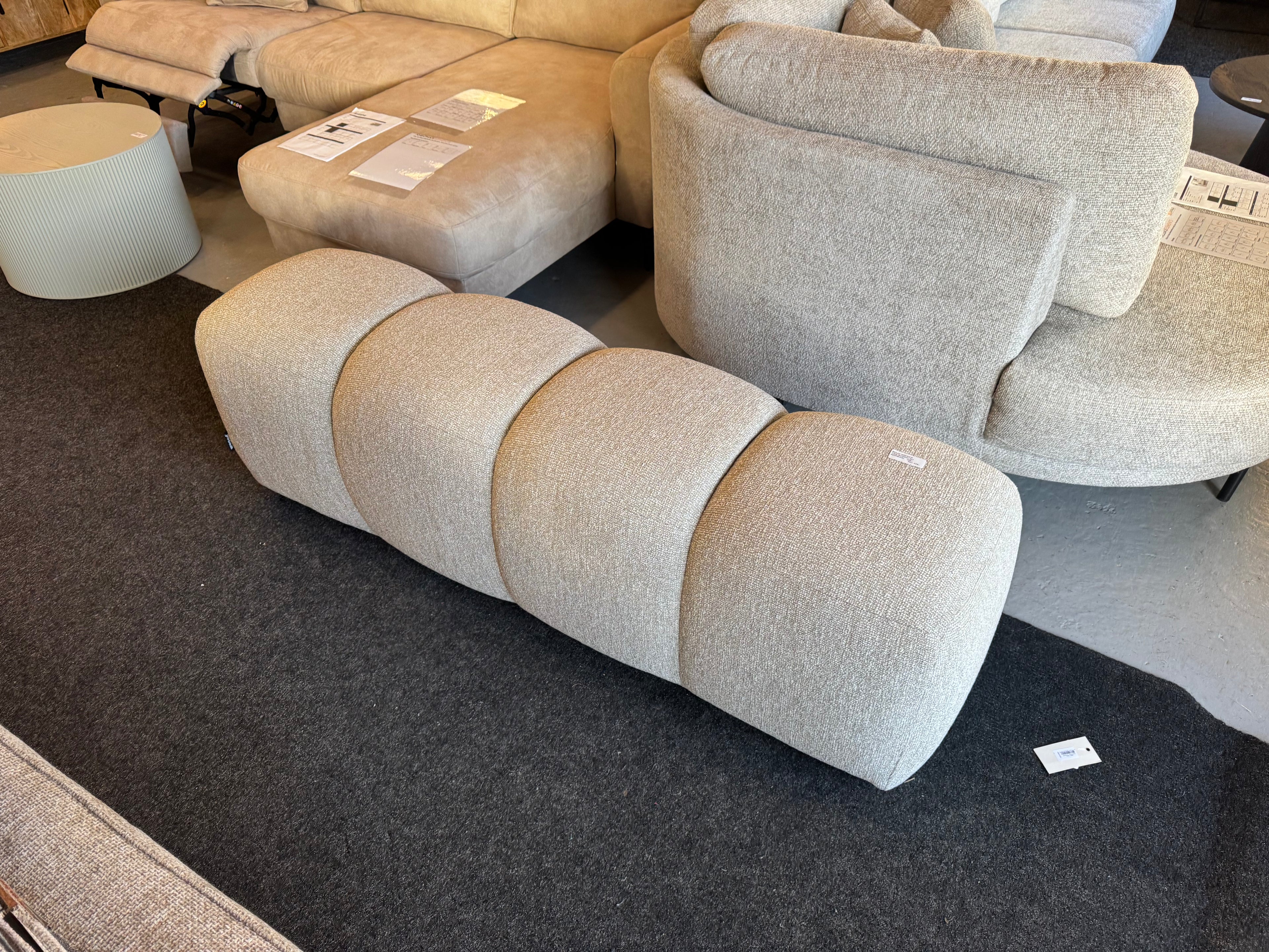 Mojo hocker / bank van Woood  beige melange