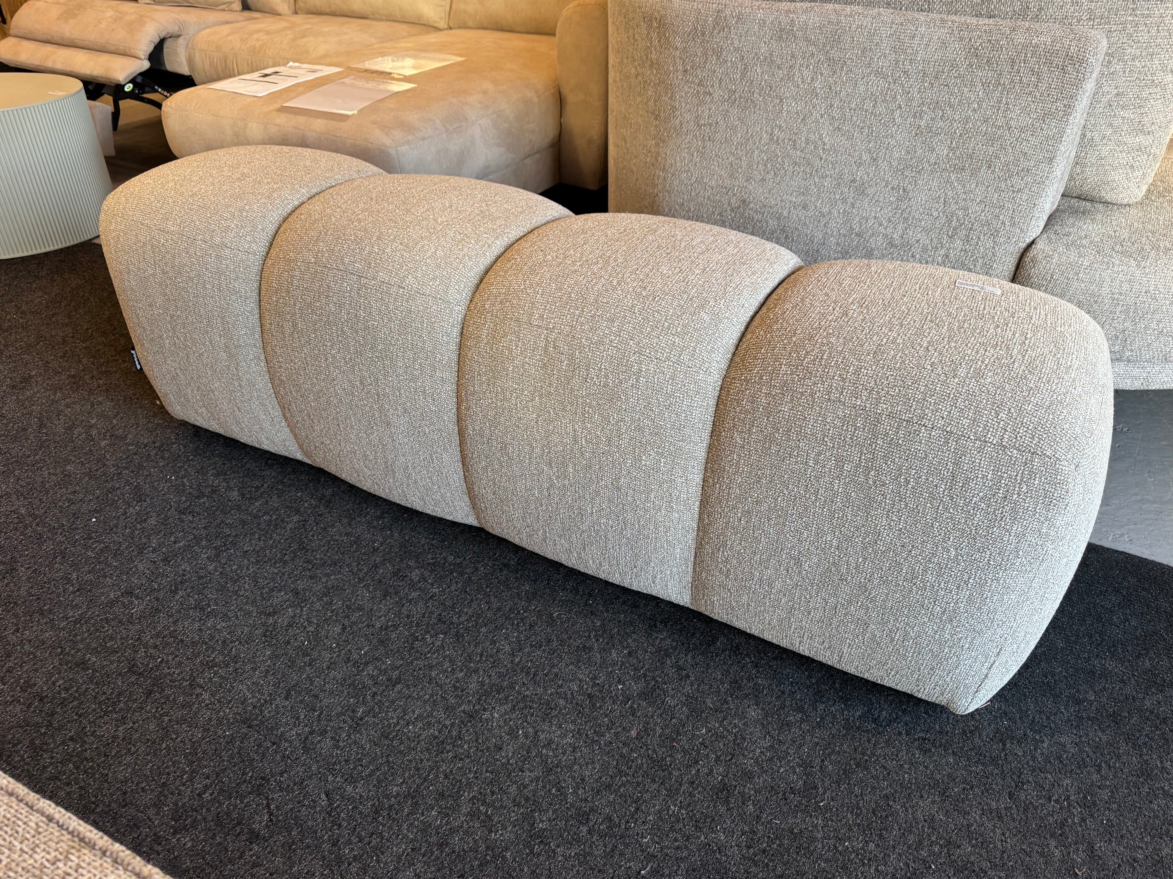 Mojo hocker / bank van Woood  beige melange