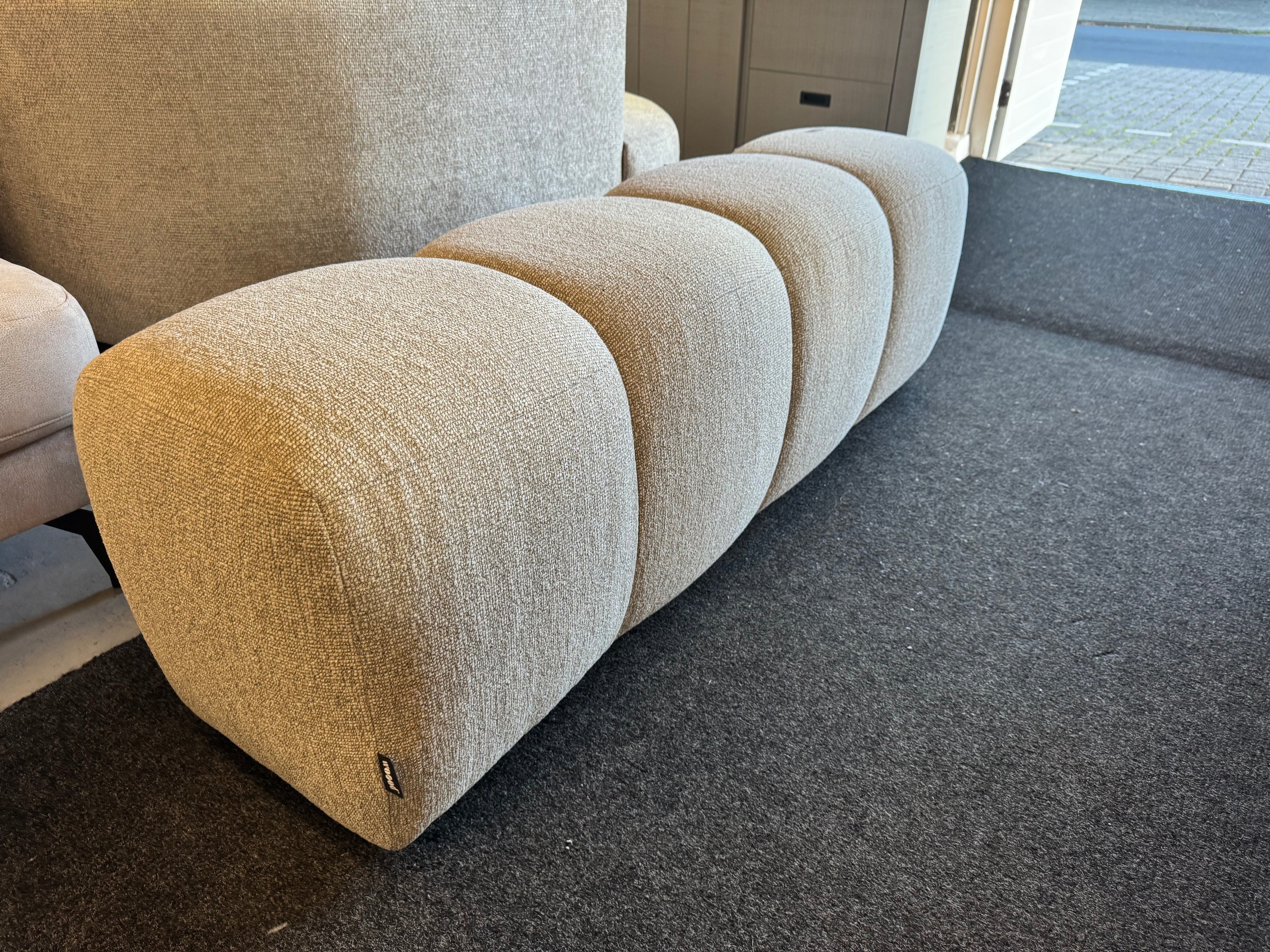 Mojo hocker / bank van Woood  beige melange