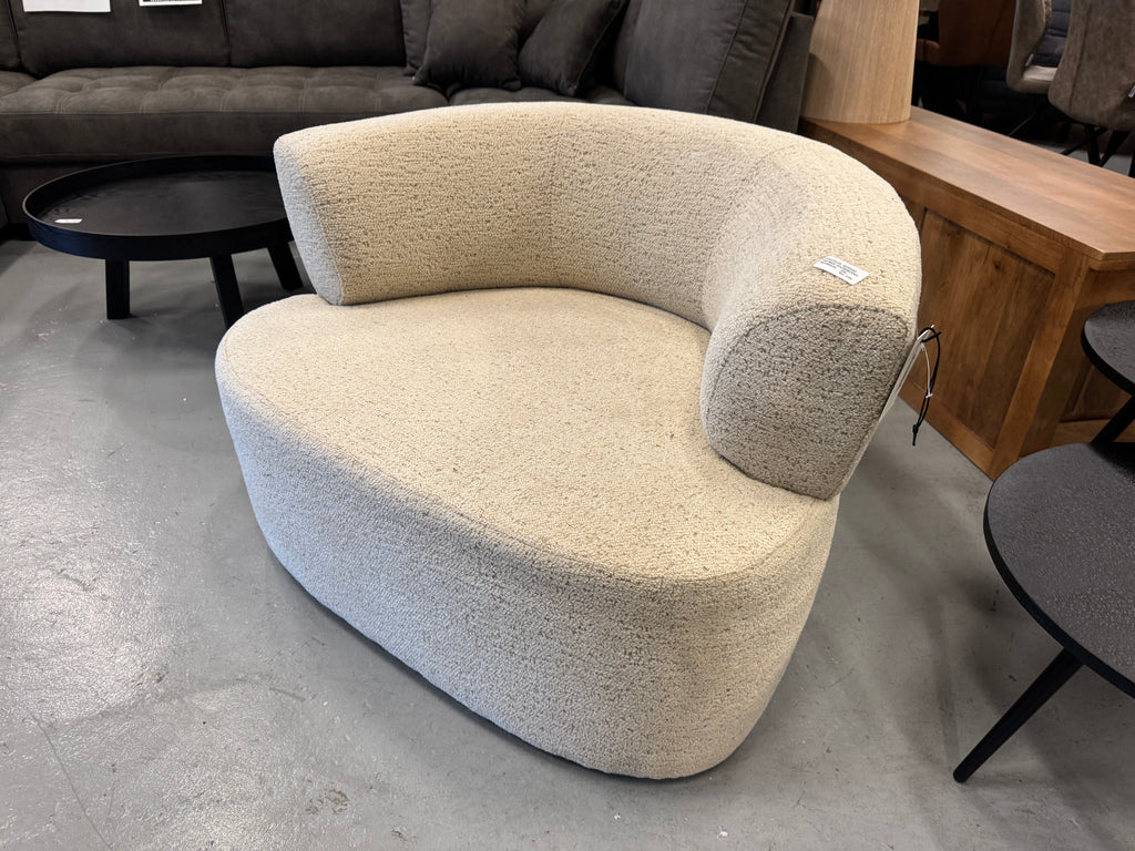 Boris fauteuil van Woood boucle warm zand