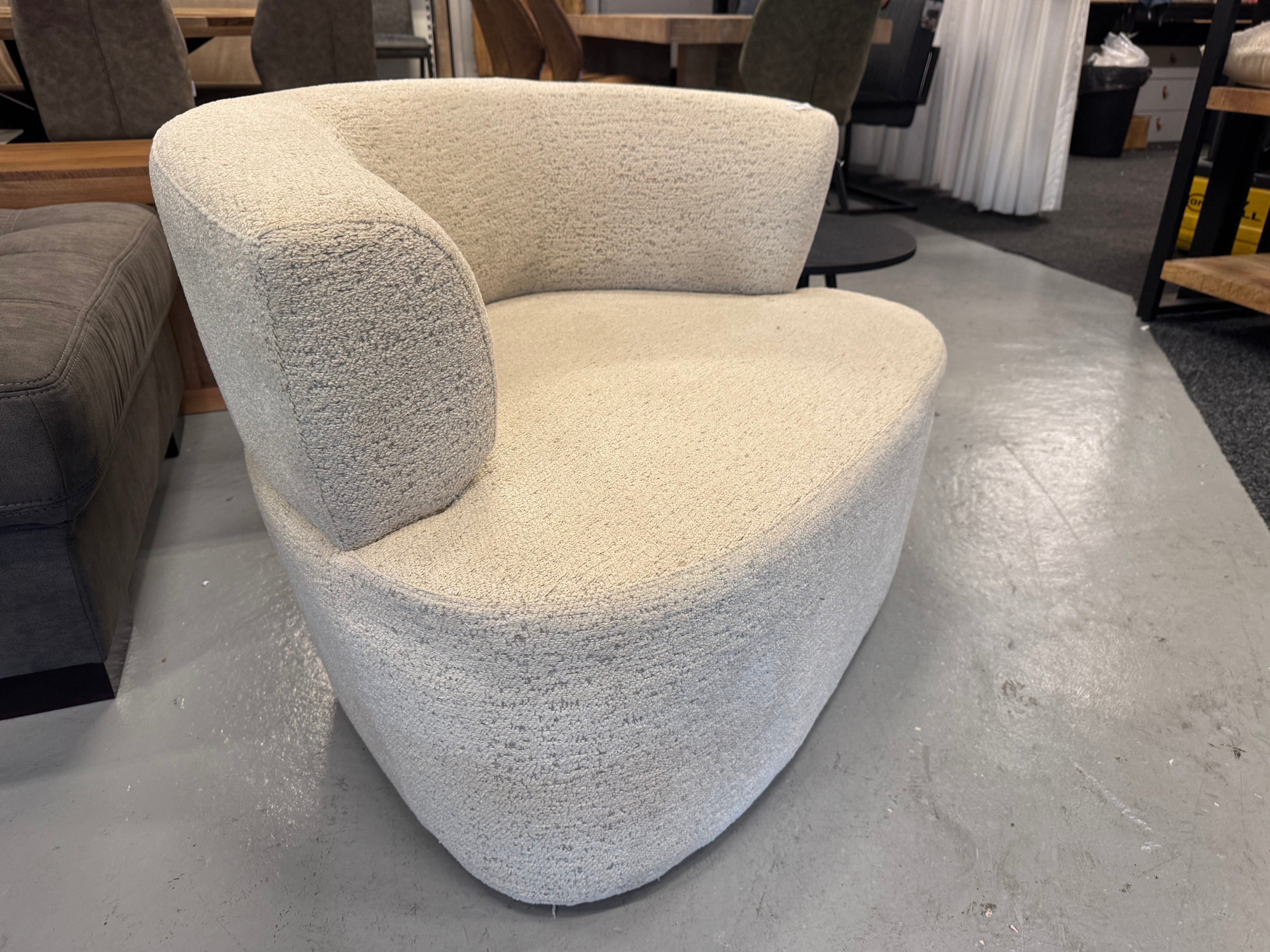Boris fauteuil van Woood boucle warm zand