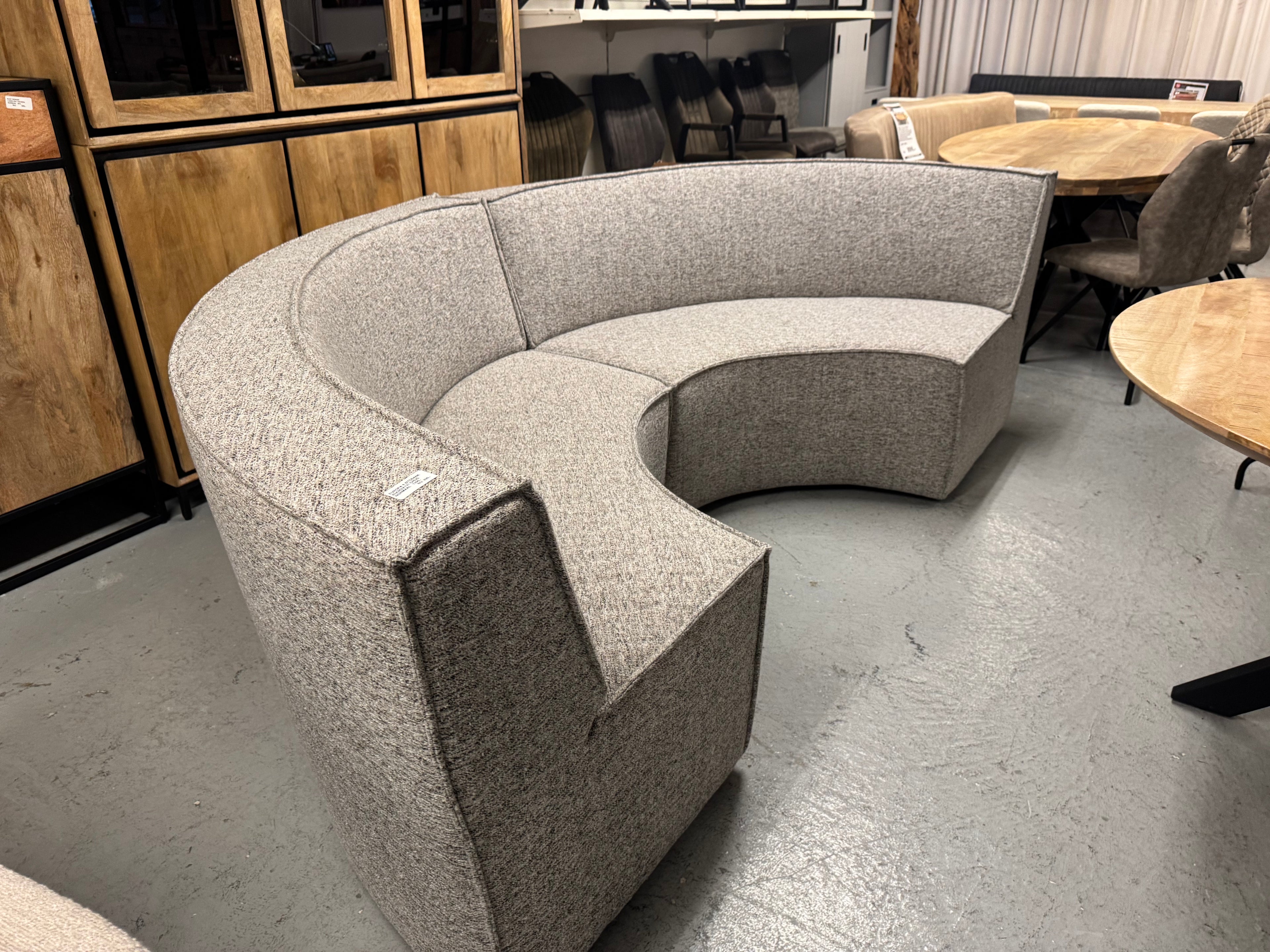 Europa 4 zits eetbank van Woood geweven stof zand/grijs